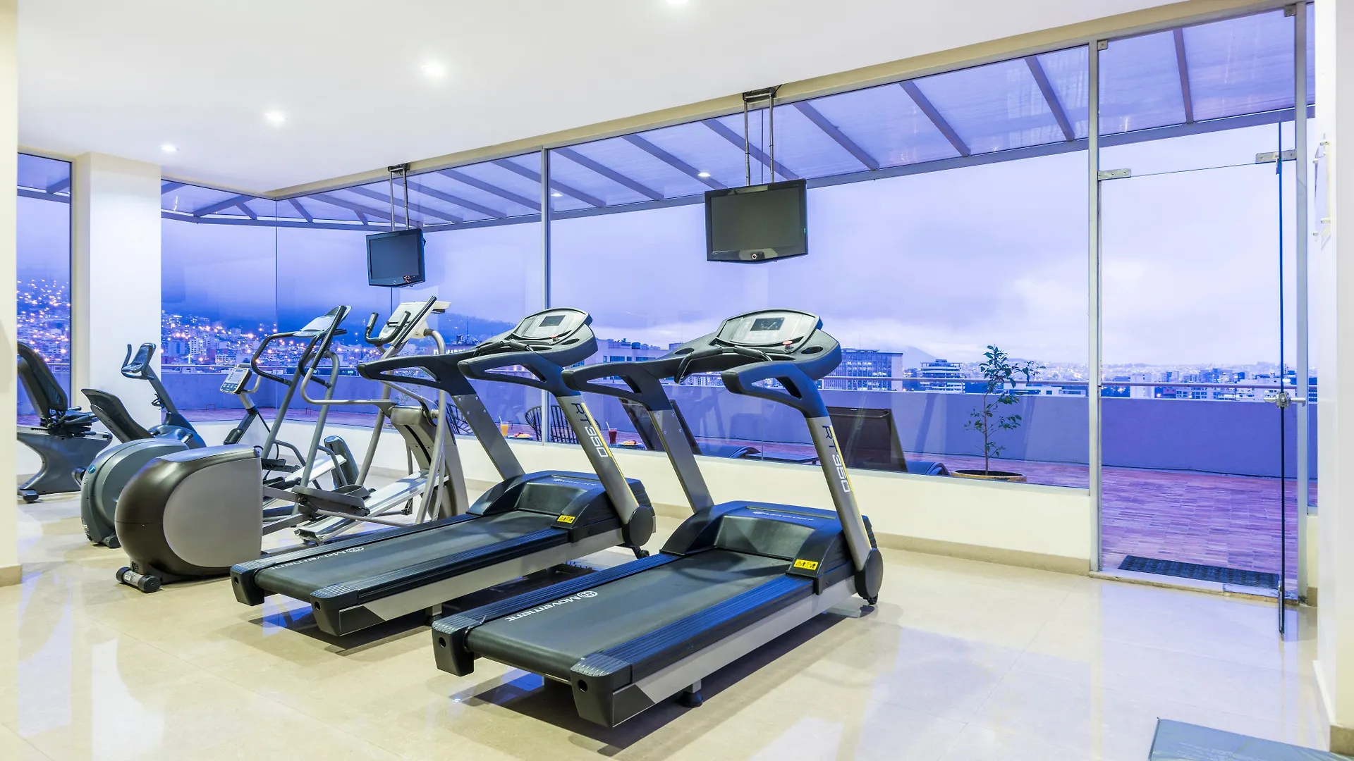 מלון Holiday Inn Express Quito By Ihg